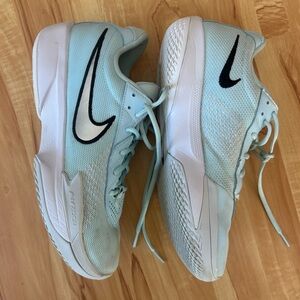 Nike Air Zoom GT cut basketball sneakers